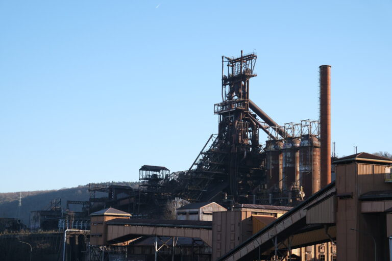 HFB: la démolition de l’usine d’agglomération de minerais aura lieu ce jeudi après-midi