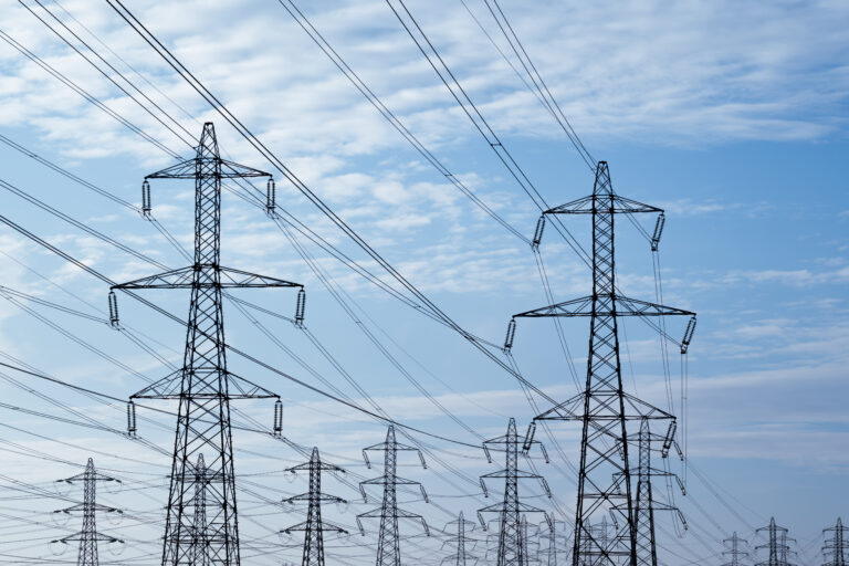 Démontage de pylônes à haute-tension : Avenue du Beau-Site et rue du Midi