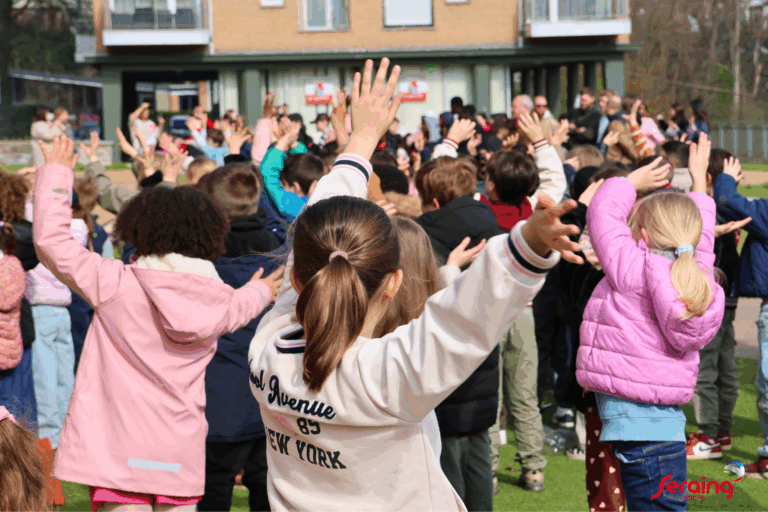 L&rsquo;école du Bois de Mont a vibré au son des tambours pour la paix vendredi